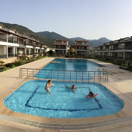 Villa Roza Villas *