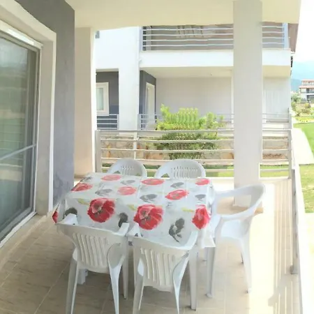Roza Villas *